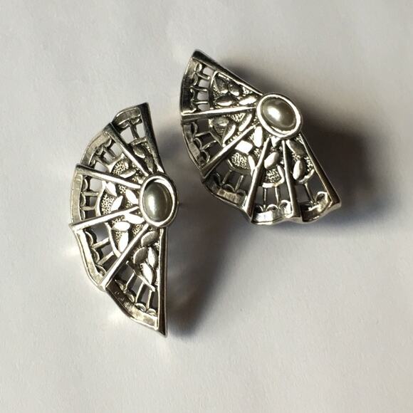 AVON 1980s "Moonlight Lace" openwork fan pierced earrings (post backs) - Picture 2 of 8